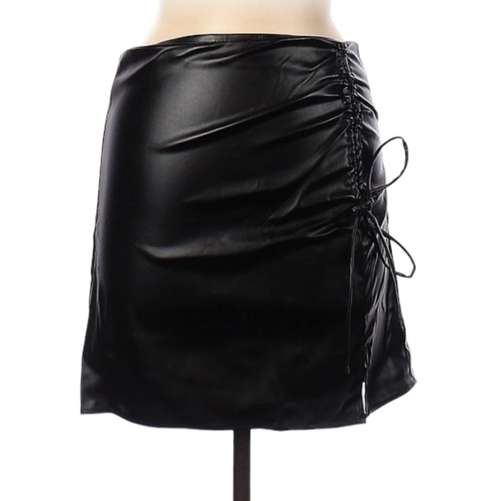 NWT Cider Faux Leather‎ Mini Skirt Size Medium